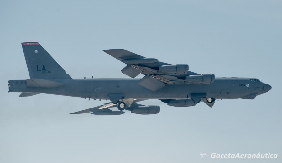 B-52H de la Fuerza Aérea de Estados Unidos arribando a Santiago. Foto: Cristián Stein