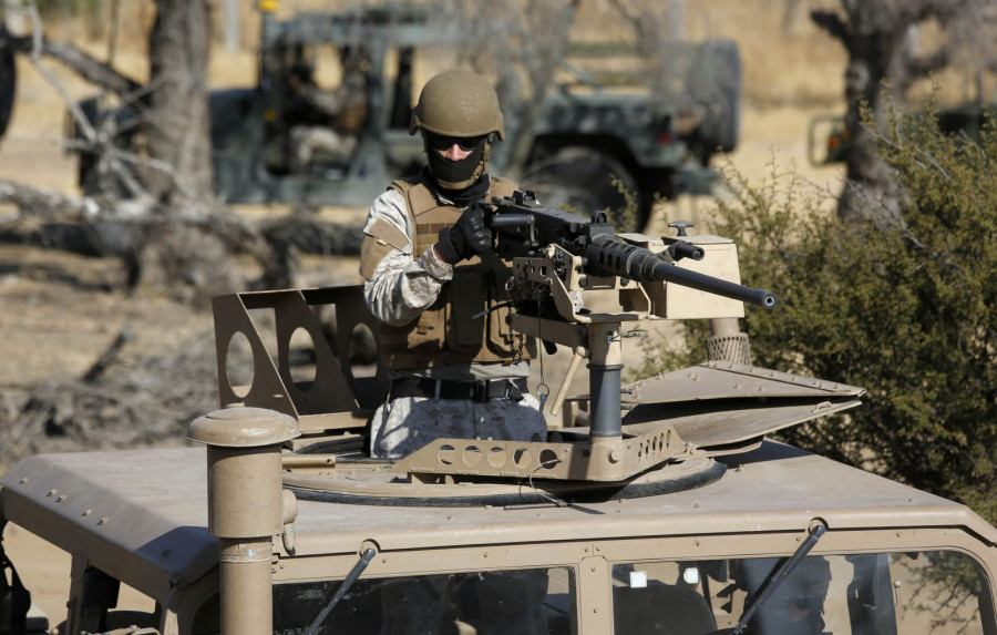 HMMWV de la BOE equipado con ametralladora Browning M2 de 12,7 x 99 mm. Foto: Ministerio de Defensa