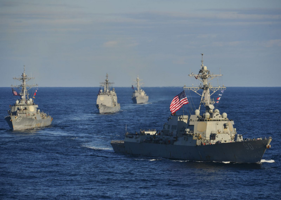 Los buques estadounidenses USS Stethem, USS Stethem, USS Princeton y USS Sampson durante unos ejercicios el pasado noviembre. Foto: US Navy