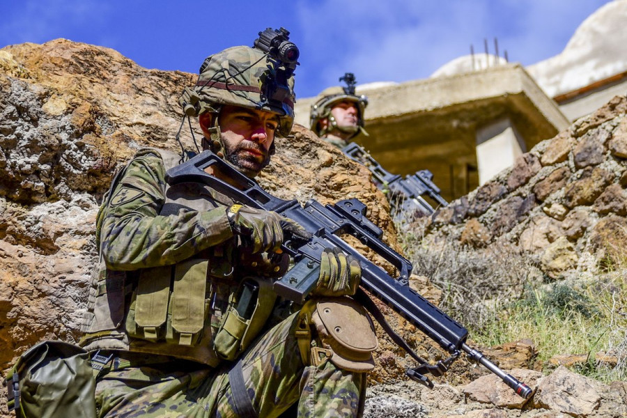 Militares se adiestran en el combate subterréneo. Foto: Ejército de Tierra