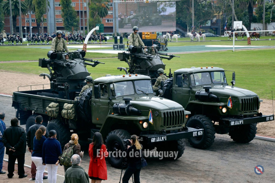 Sistemas antiaéreos TCM-20 montados en camiones Ural 4320. Foto: Ejército Nacional del Uruguay.