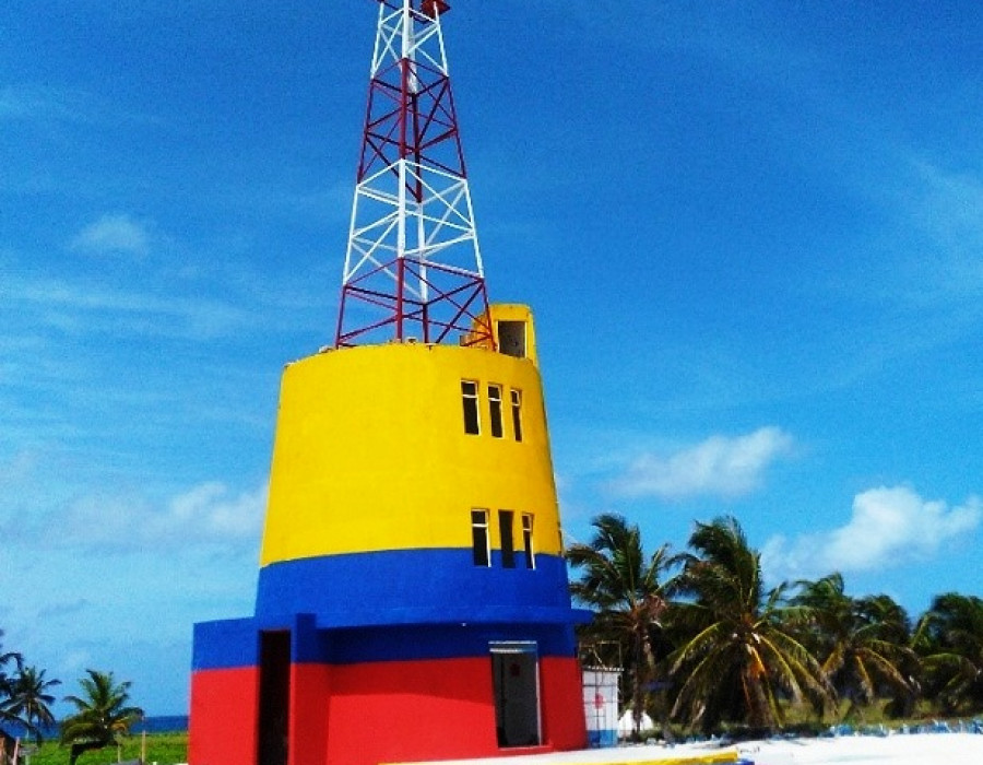 Faro Cayo Serranilla. Foto: Dimar.