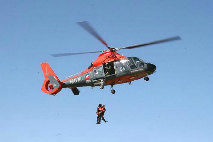 AS365 Dauphin en mision de rescate costero