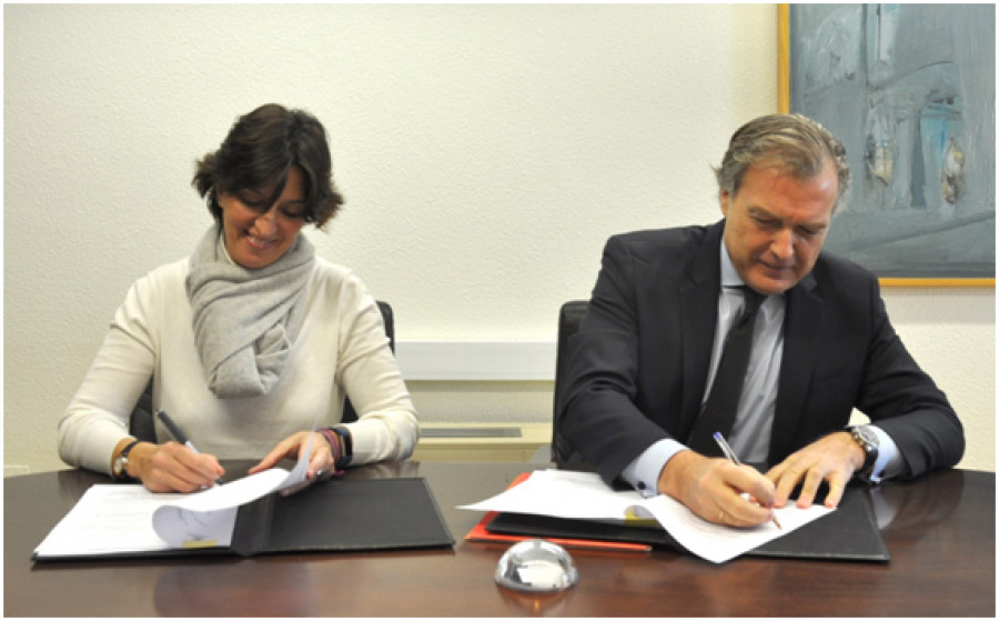Firma del convenio de colaboración. Foto: UCM