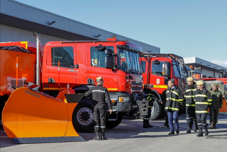 Exposición de los nuevos camiones Scania durante la visita del Sedef. Foto: UME