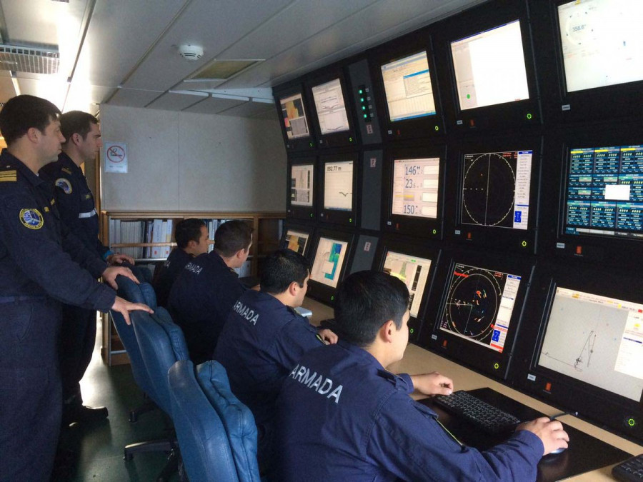 El AGS-61 Cabo de Hornos trabaja con todas sus capacidades para encontrar al submarino ARA San Juan S-42. Foto: Armada de Chile