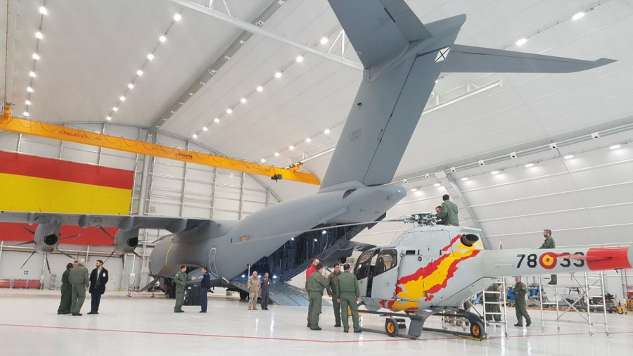 Embarque de un Colibrí en un A400M. Foto: Ejército del Aire