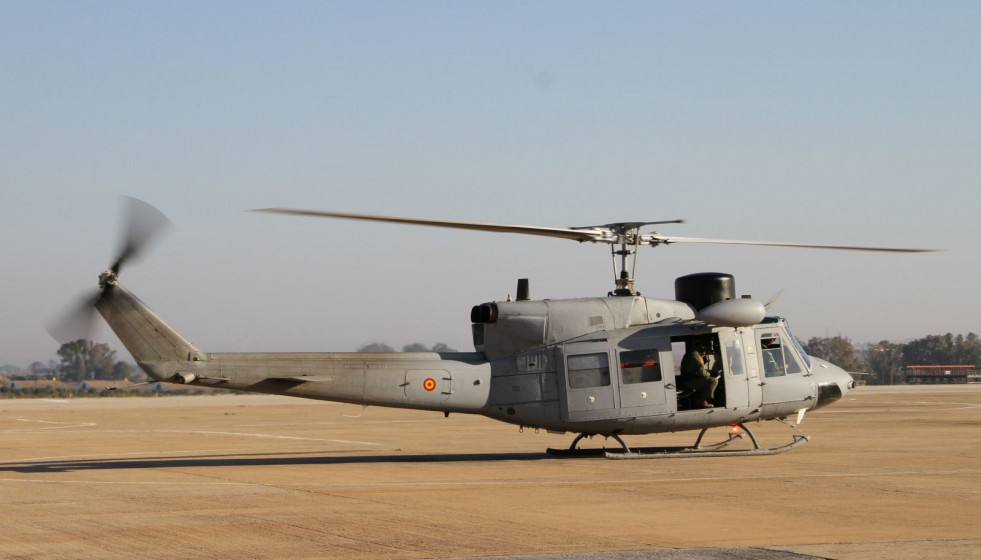 Helicóptero AB-212 de la Armada española. Foto: Sener