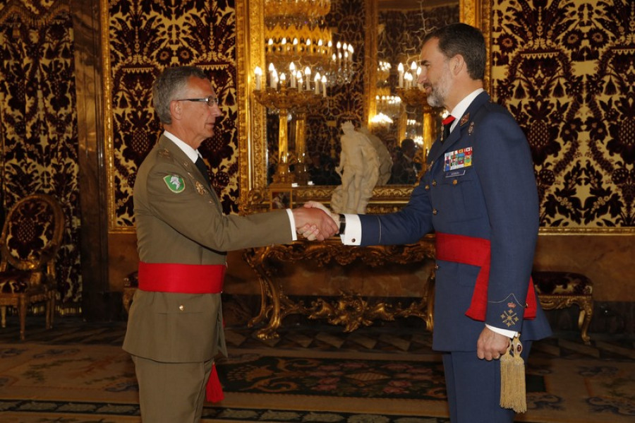 El general Barutell en una audiencia con el rey Felipe VI. Foto: Casa Real