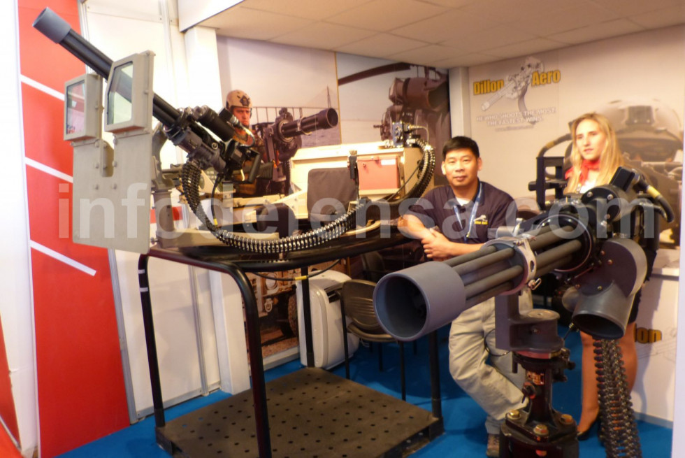 Armas expuestas en una feria del sector. Foto: Ginés Soriano Fote  Infodefensa.com