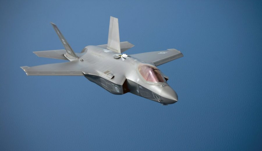 Caza de combate F-35. Foto: Esterline