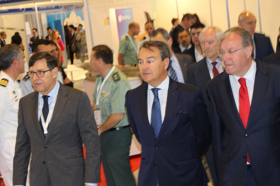 Macho, Conde y Silvano, ayer, al inicio de la cumbre. Foto: Infodefensa.