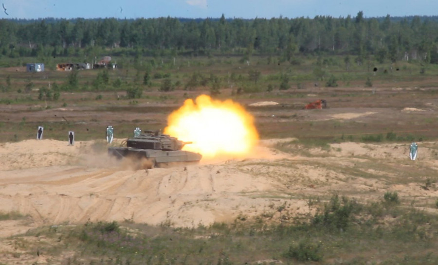 Un Leopardo abre fuego en Letonia. Foto: Ejército de Tierra