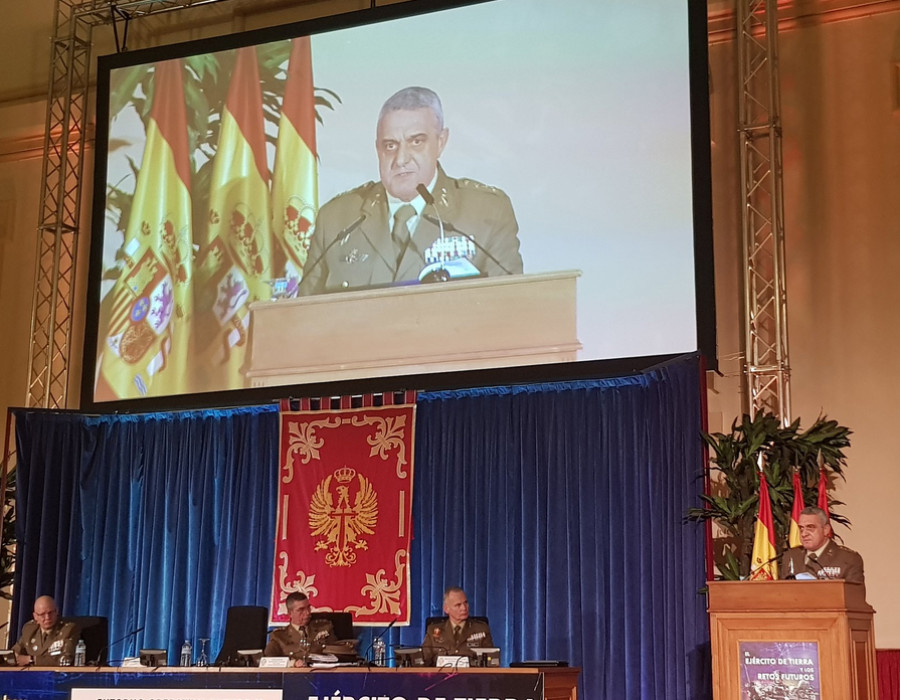 El general Francisco J. Varela en la clausura de las jornadas. Foto: Ejército de Tierra.