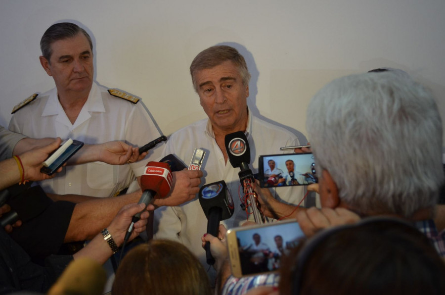 El ministro de Defensa, Oscar Aguad, comparece en la base naval Puerto Belgrano. Foto: Armada