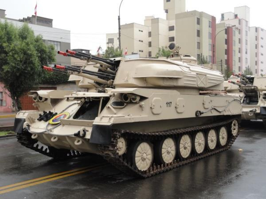 Shilka del Ejército del Perú en la Parada Militar 2011. Foto: Peter Watson