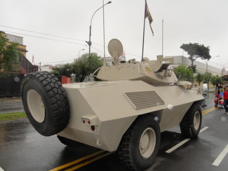 Vista posterior del Fiat OTO Tipo 6616 del Ejército del Perú en la Parada Militar del año 2011. Foto: Peter Watson