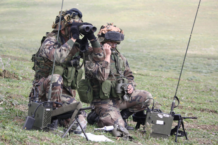 Equipo de radio PR4G de la Infantería de Marina. Foto: Armada