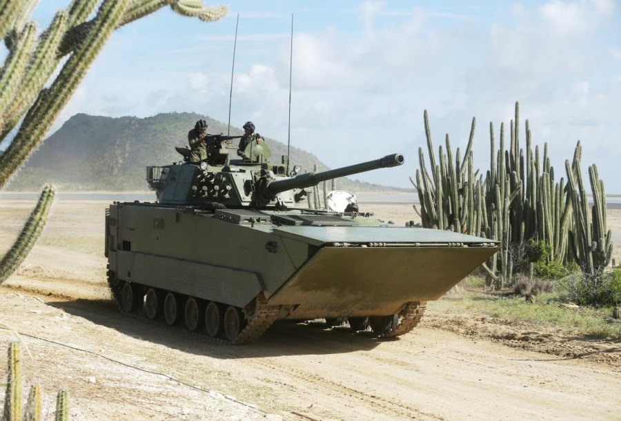 Tanque ligero de asalto anfibio VN16 de la Infantería de Marina venezolana. Foto: Agencia Venezolana de Noticias.