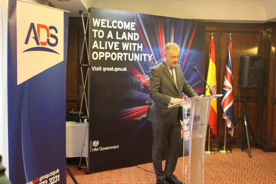 El embajador Simon Manley durante la inauguración de la jornada. Foto: Infodefensa.com