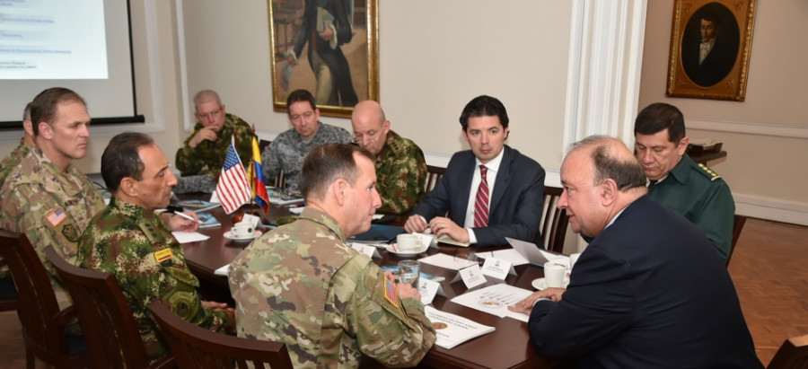 Luis Carlos Villegas y Joseph Di Salvo. Foto Mindefensa