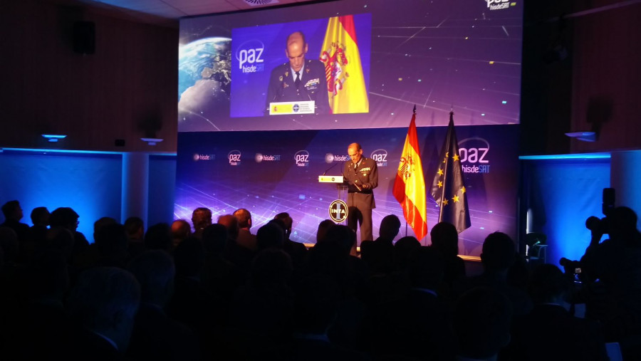 El director del INTA, general Salom, en su intervención en el acto con motivo del Paz. Foto: Infodefensa.com