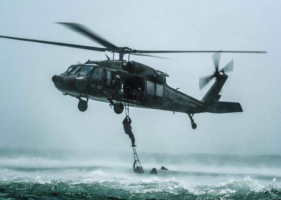 Un helicóptero MH-60L durante los entrenamientos. Foto: Fuerza Aérea Colombiana.