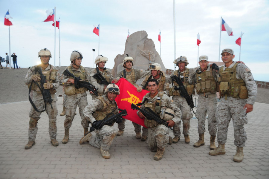 Equipo de la VI División de Ejército en la cima del Morro de Arica. Foto: Ejército de Chile