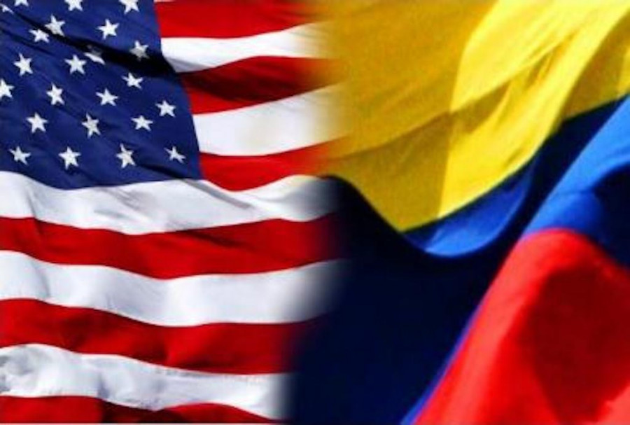 Las banderas de Colombia y EEUU. Foto: Infodefensa.com.