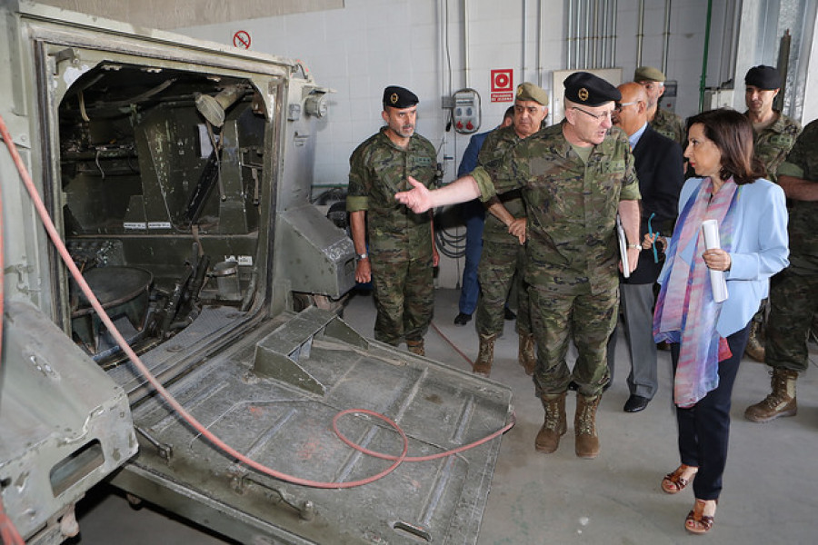 Robles en una visita reciente a la Brigada Guadarrama. Foto: Ministerio de Defensa