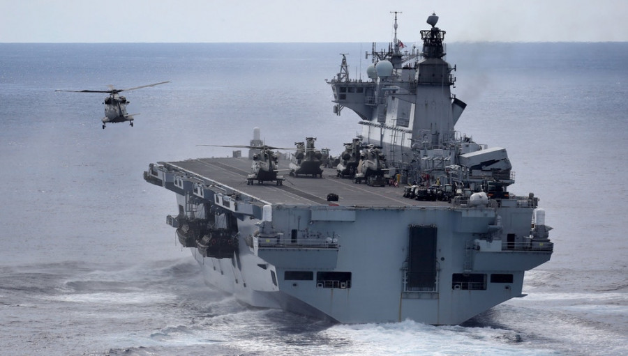 Operando con la Real Marina Británica, el HMS Ocean deberá ser reemplazado por dos nuevos portaaviones Clase Queen Elizabeth.