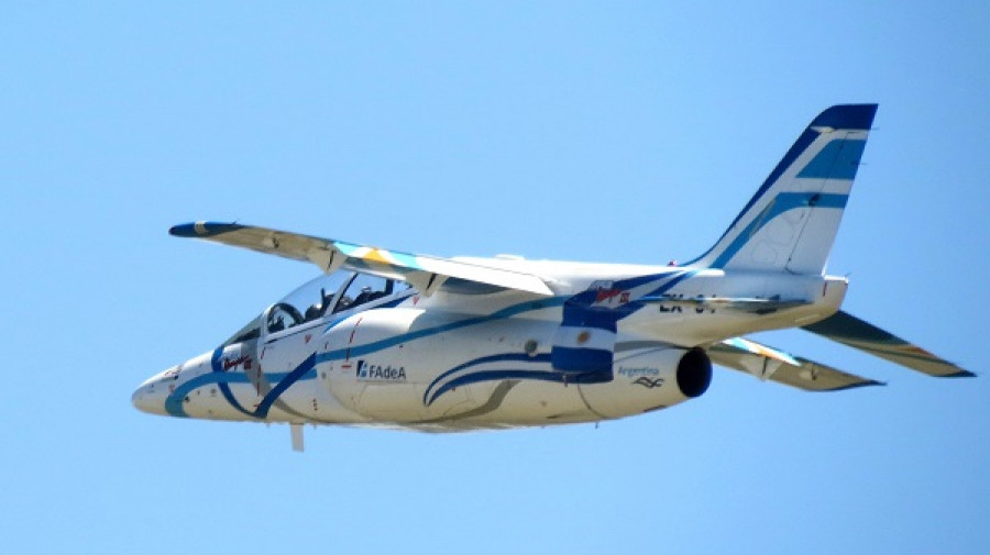 Avión IA-63 Pampa III durante su primer vuelo. Foto: Fábrica Argentina de Aviones Brigadier San Martín S.A.