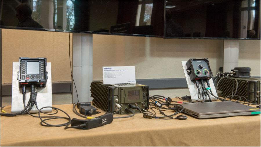 Presentación de las radios Synaps. Foto: Thales