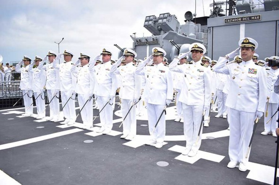 Reconocimiento del contralmirante Luis Polar como comandante de la Fuerza de Superficie. Foto: Marina de Guerra del Perú