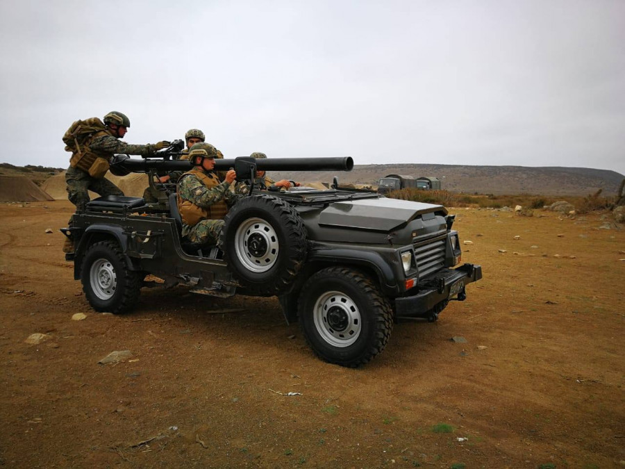 Instrucción de sirvientes de cañón sin retroceso M40 montado en vehículo AIL Storm. Foto: Ejército de Chile