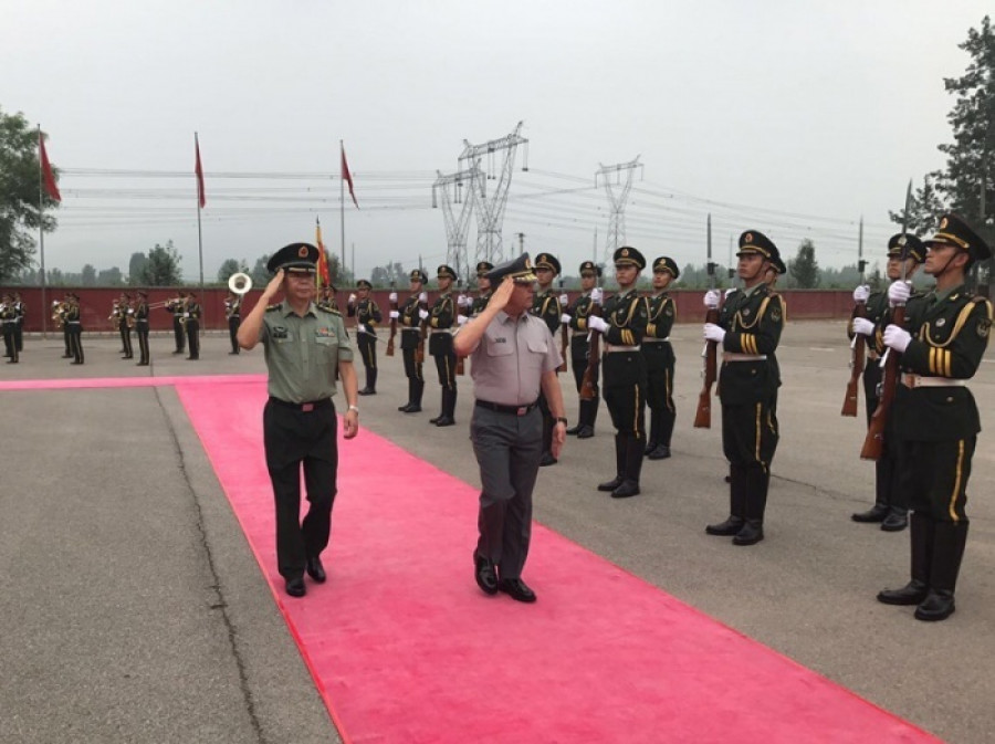 Unidad del Ejército Popular de Liberación de China rinde honores al general Oviedo. Foto: Ejército de Chile