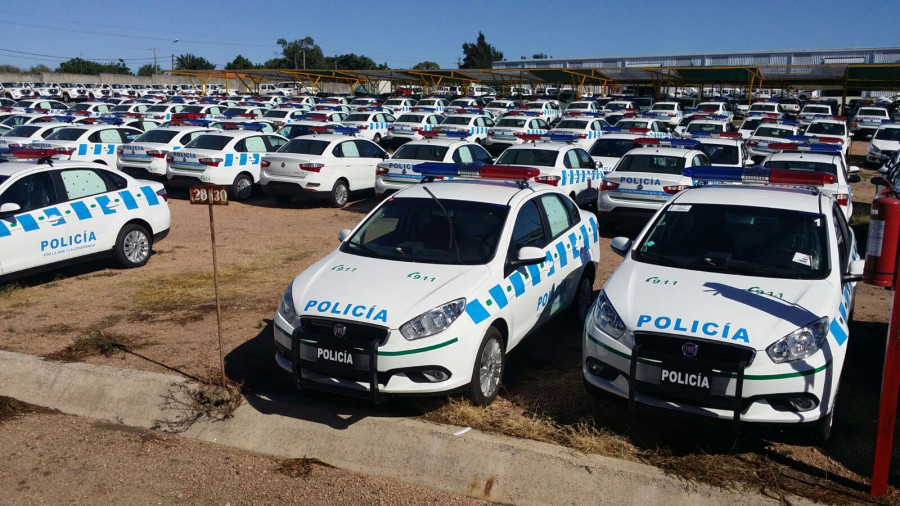 Nuevos vehículos patrulleros para la Policía uruguaya. Foto: Ministerio del Interior del Uruguay.