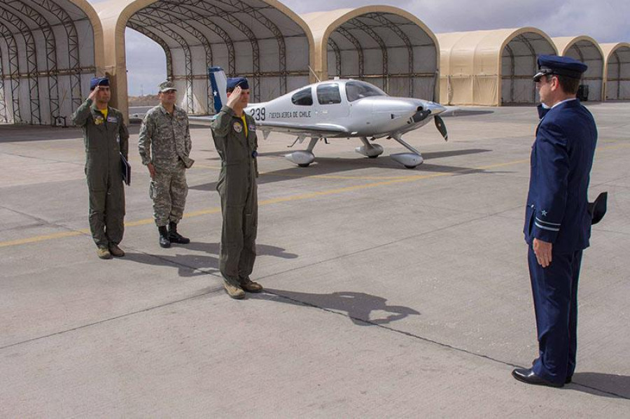 Ceremonia de recepción de los nuevos aviones SR-22T del Grupo de Aviación N°8. Foto: FACh