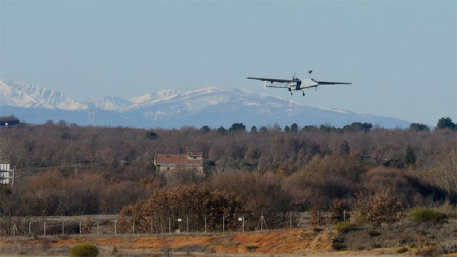 El Searcher MK III J durante el vuelo. Foto: Ejército de Tierra