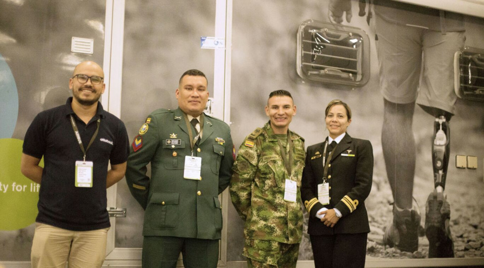 Vega y Manrique junto a otros miembros del equipo del Hospital Militar. Foto: F. Martínez.