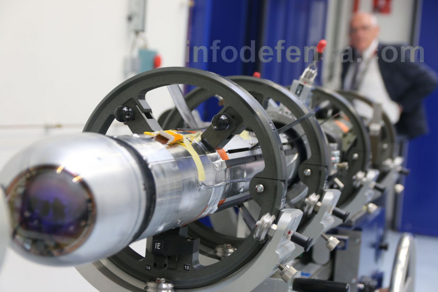 Misil MMP en pleno montaje en la factoría que MBDA tiene en Bourges. Foto: Ginés Soriano Forte  Infodefensa.com