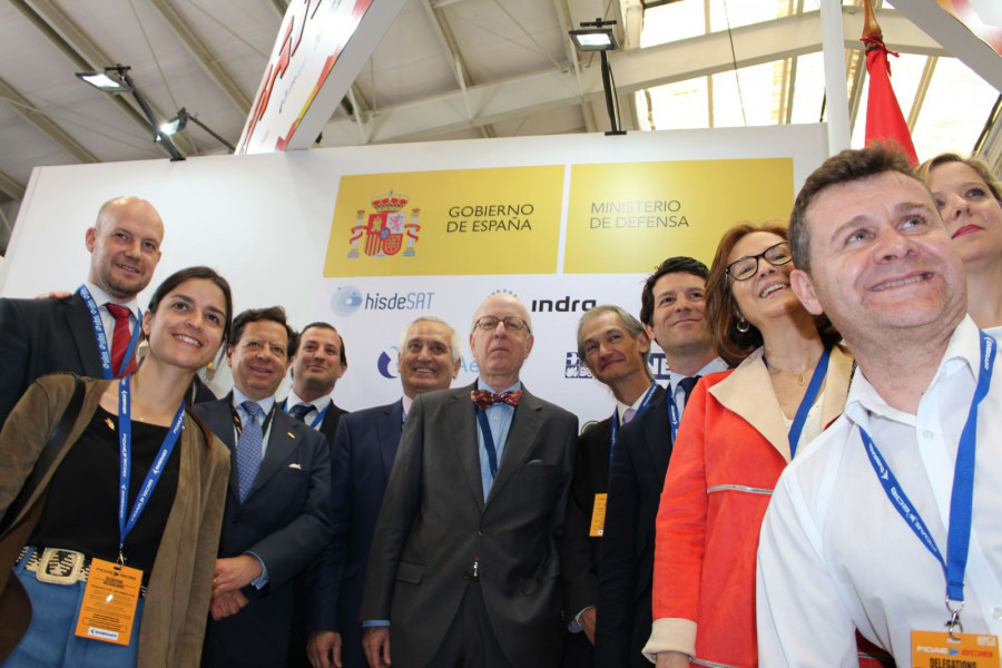 Día de España en Fidae 2018. En el centro, el embajador de España en Chile, Carlos Robles. Foto: Infodefensa