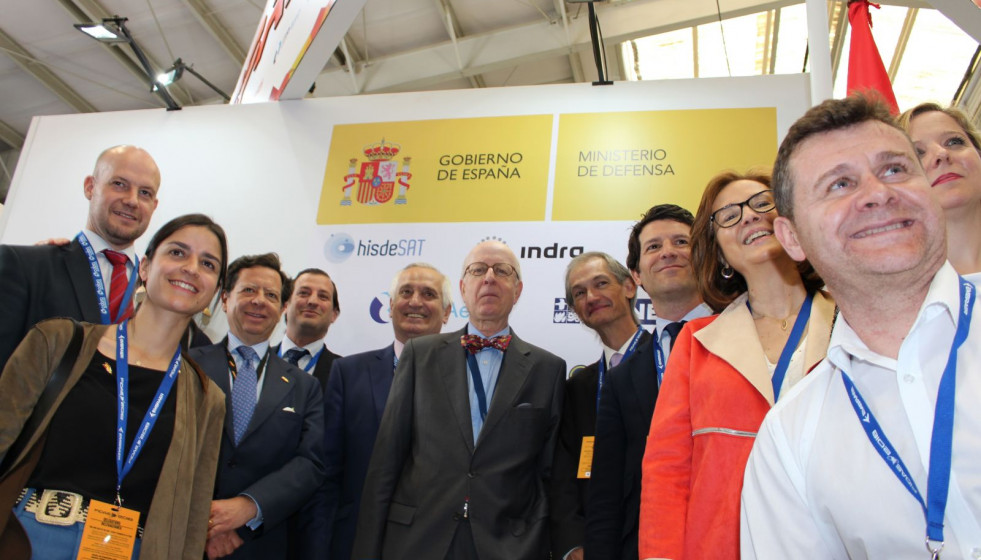 Día de España en Fidae 2018. En el centro, el embajador de España en Chile, Carlos Robles. Foto: Infodefensa
