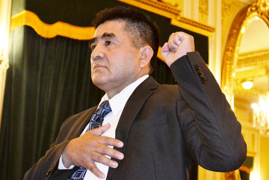 El coronel Gonzalo Rodríguez juramentándose como viceministro de Lucha contra el Contrabando. Foto: Agencia Boliviana de Información.