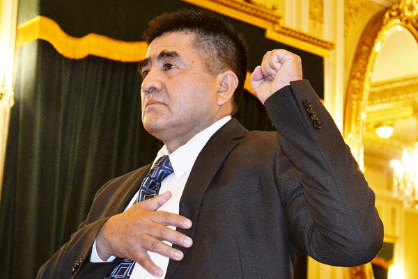El coronel Gonzalo Rodríguez juramentándose como viceministro de Lucha contra el Contrabando. Foto: Agencia Boliviana de Información.