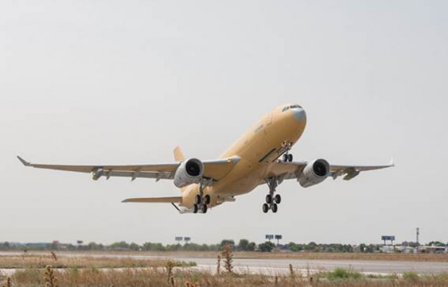 Avión A330 MRTT Phénix en su vuelo inaugural. Foto: Airbus DS