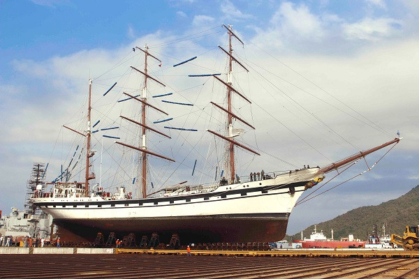 El Simón Bolívar´ BE-11 varado en el astillero de Dianca en Puerto Cabello. Foto: Diques y Astilleros Nacionales C.A.