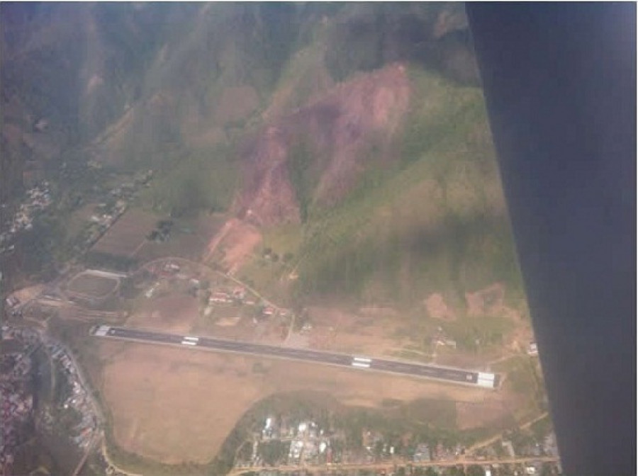 Vista aérea de la pista de aterrizaje de la Base Aérea San Ramón de la FAP. Foto: Global Environment Development