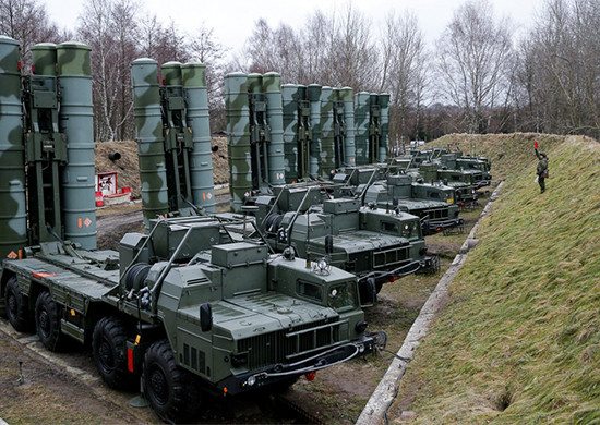 Sistema antiaéreo S-400. Foto: Almaz-Antey