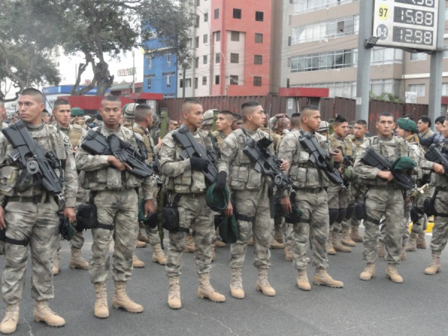 Personal de Infantería de Marina en la Parada Militar 2017. Foto: Peter Watson